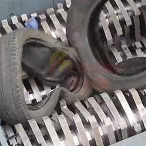 輪胎破碎機(jī).jpg