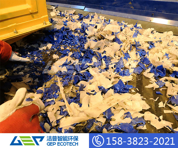 化工塑料桶破碎工藝流程，廢舊塑料破碎回收生產(chǎn)線