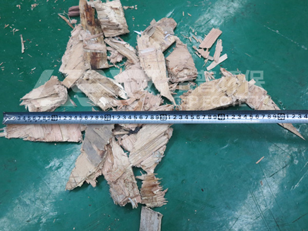 大型木材破碎機設(shè)備多少錢一臺？大型木材破碎機價格